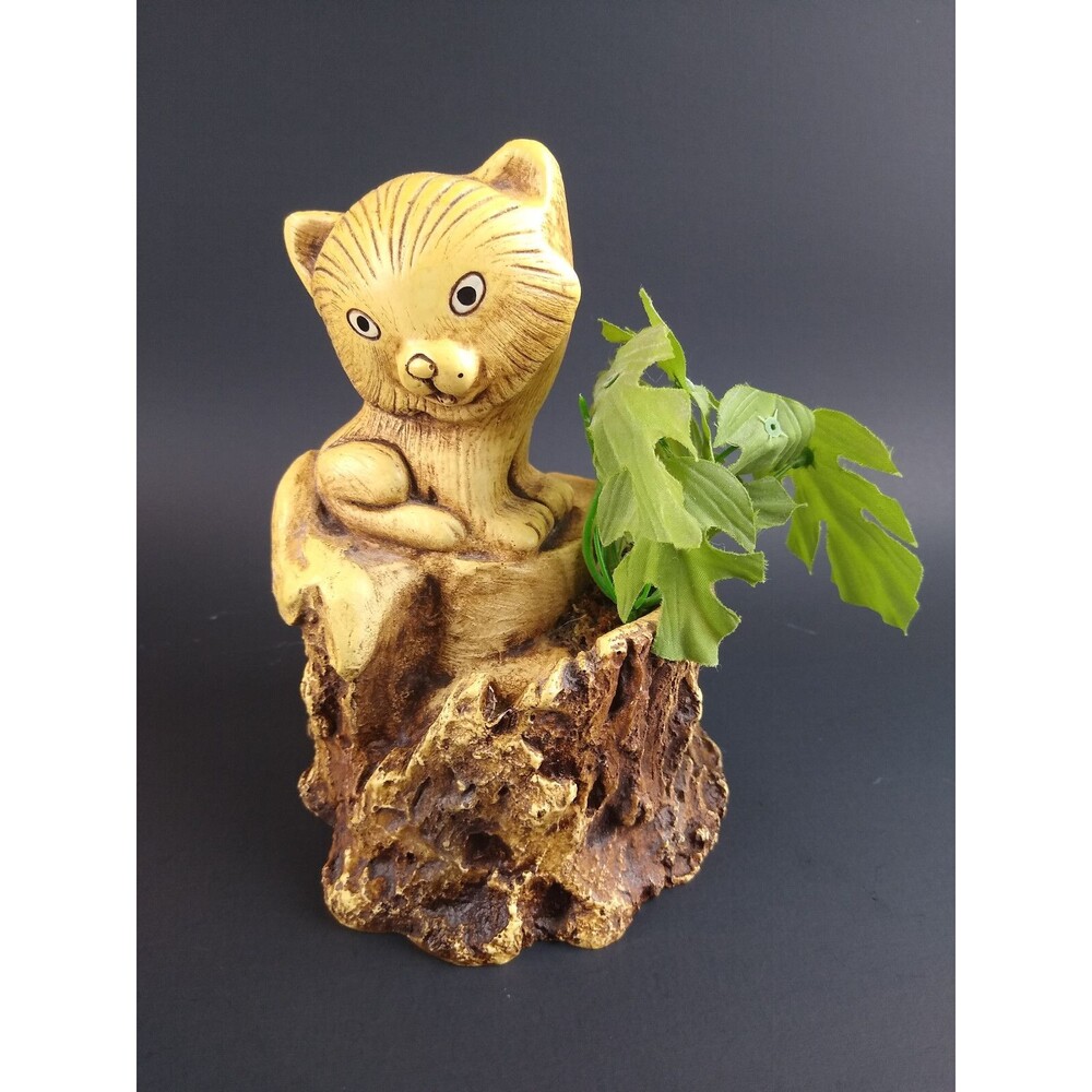Vintage Cat on Stump Wood Looking  Light Weight Unique Kitsch Resin or Syroco